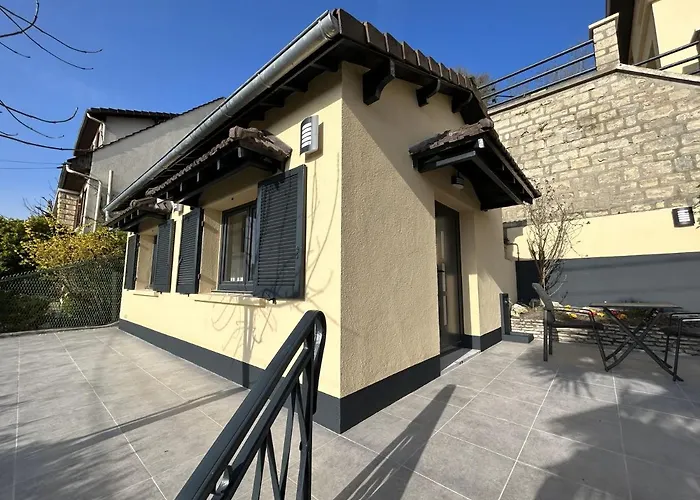 아파트 Modern House With Fantastic View