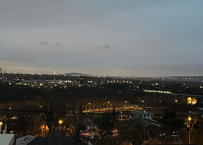 Modern House With Fantastic View 아파트 *