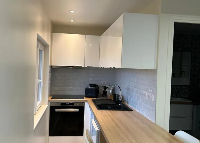 Modern House With Fantastic View 아파트